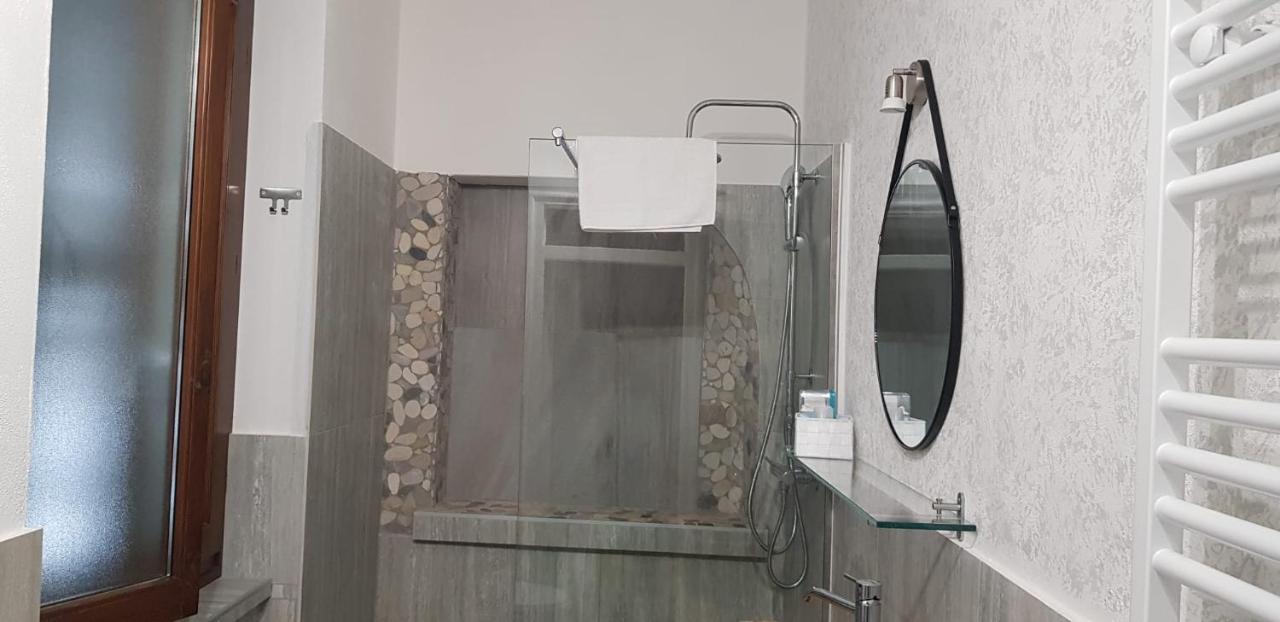 Mansarde & Suite Maison 1706 Lago Orta Borgomanero Luaran gambar
